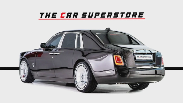 Rolls Royce Phantom-Diamond Grey Exterior Color-24 Inch Chrome Rims-Star Light System