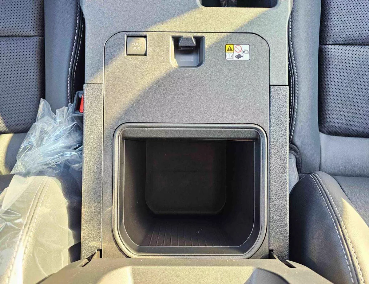 Toyota Prado VXR ALL ROUNDER / 2.4L PETROL V4 / SUNROOF / DRIVER POWER SEAT / COOL BOX / MID OPTION (CODE # R2)-15-0