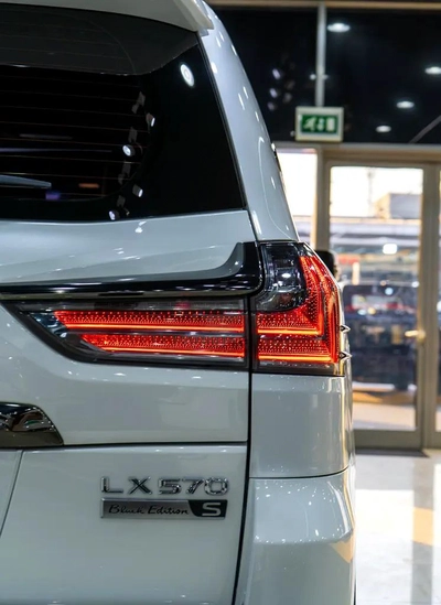 Lexus LX-Series LX 570 Black Edition-1