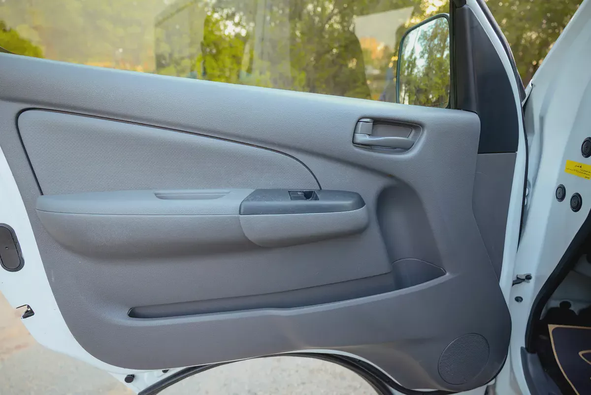 Urvan 6-Seater | Manual | Standard Roof Delivery Van | GCC Specs | Ref#N32580-13-13