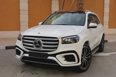 MERCEDES-BENZ GLS 450-NIGHT PACKEG 14000KM ONLY 5 YEAR WARRANTYSERVICE CONTRACT GARGASH-GCC SPE-0