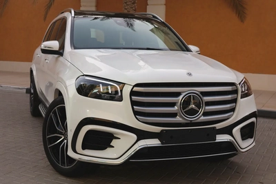 MERCEDES-BENZ GLS 450-NIGHT PACKEG 14000KM ONLY 5 YEAR WARRANTYSERVICE CONTRACT GARGASH-GCC SPE-1