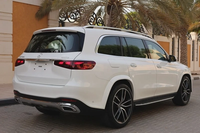 MERCEDES-BENZ GLS 450-NIGHT PACKEG 14000KM ONLY 5 YEAR WARRANTYSERVICE CONTRACT GARGASH-GCC SPE-7