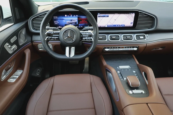 MERCEDES-BENZ GLS 450-NIGHT PACKEG 14000KM ONLY 5 YEAR WARRANTYSERVICE CONTRACT GARGASH-GCC SPE