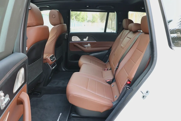 MERCEDES-BENZ GLS 450-NIGHT PACKEG 14000KM ONLY 5 YEAR WARRANTYSERVICE CONTRACT GARGASH-GCC SPE