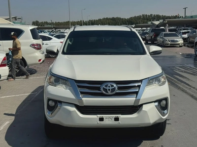 Toyota fortuner 2018 white color GCC calen car-0