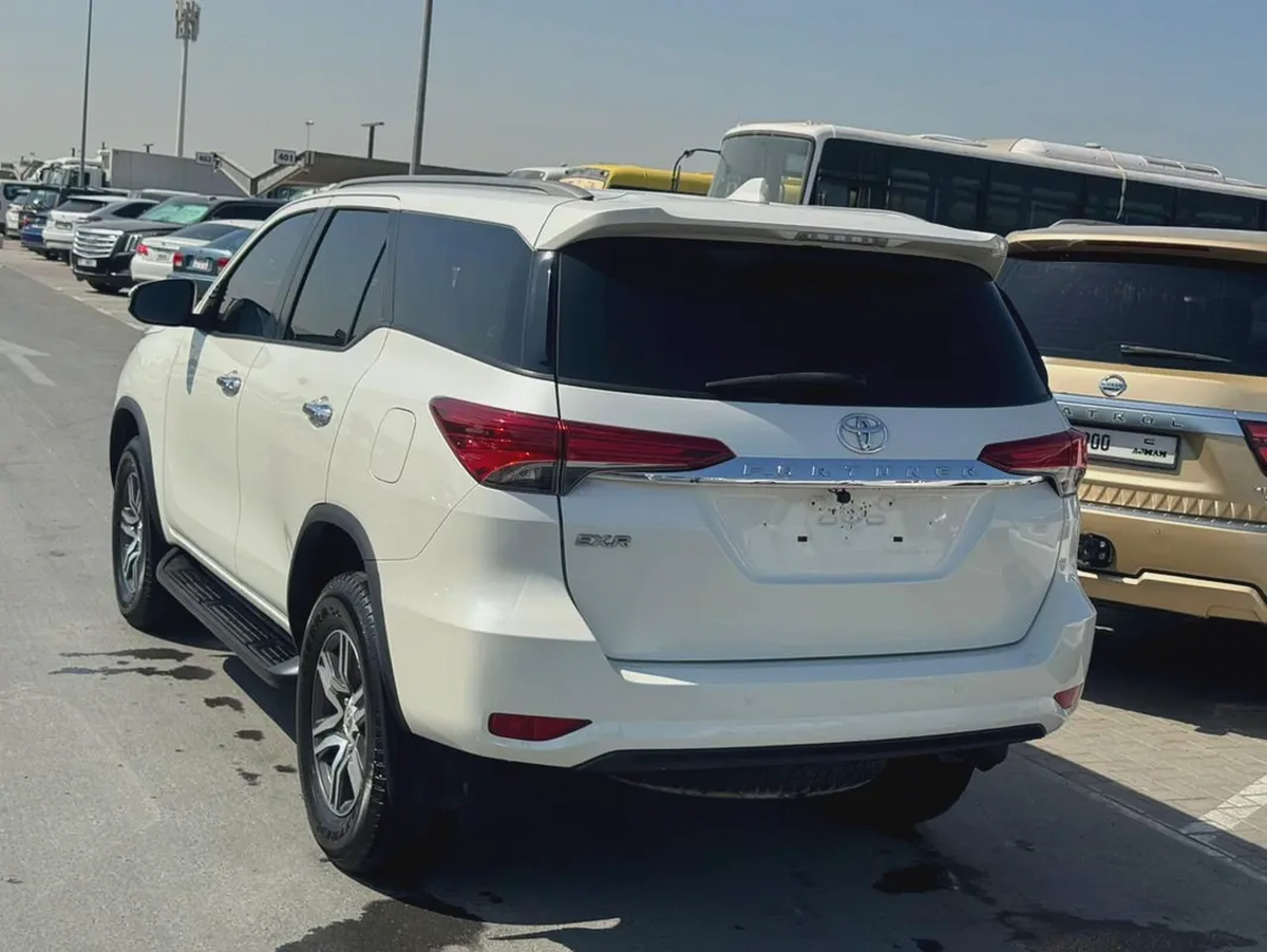 Toyota fortuner 2018 white color GCC calen car-6-6