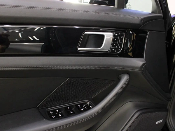 2020 - Porsche Panamera Turbo S E-Hybrid - Prestige Condition for 360,000.00 AED