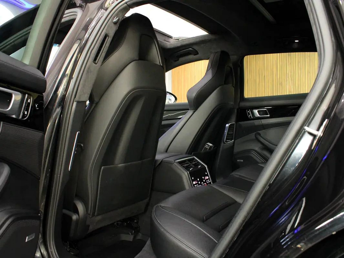 2020 - Porsche Panamera Turbo S E-Hybrid - Prestige Condition for 360,000.00 AED-12-12