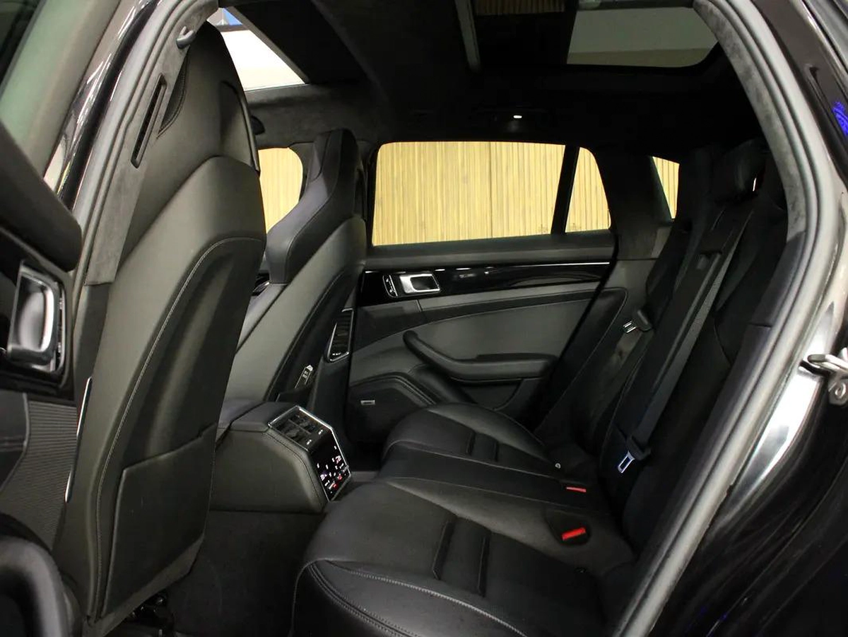 2020 - Porsche Panamera Turbo S E-Hybrid - Prestige Condition for 360,000.00 AED-1-1