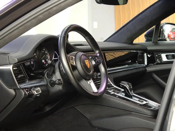 2020 - Porsche Panamera Turbo S E-Hybrid - Prestige Condition for 360,000.00 AED