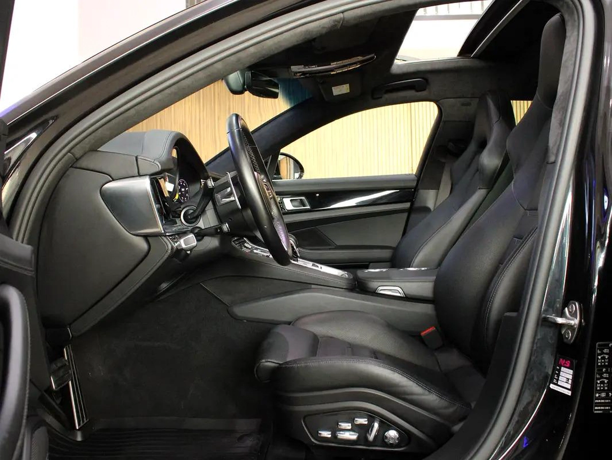 2020 - Porsche Panamera Turbo S E-Hybrid - Prestige Condition for 360,000.00 AED-6-6