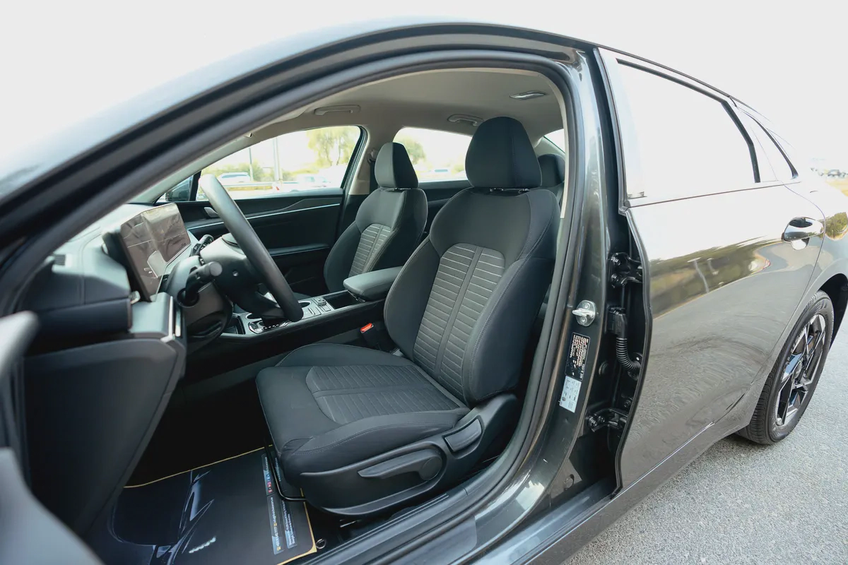 AED 1,116/month | Kia K5 LX | GCC Specs | REF#K99225-9-9