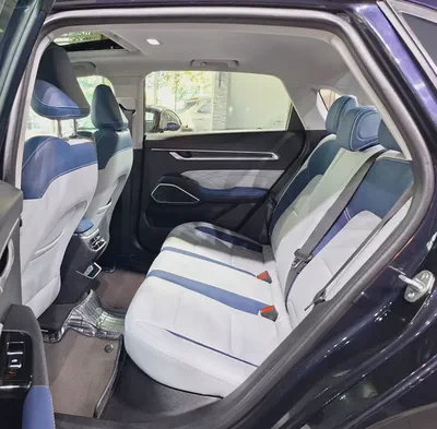 !! Under Warranty And Service Contract !! . GCC Specs . Full Option . Excellent Condition-8