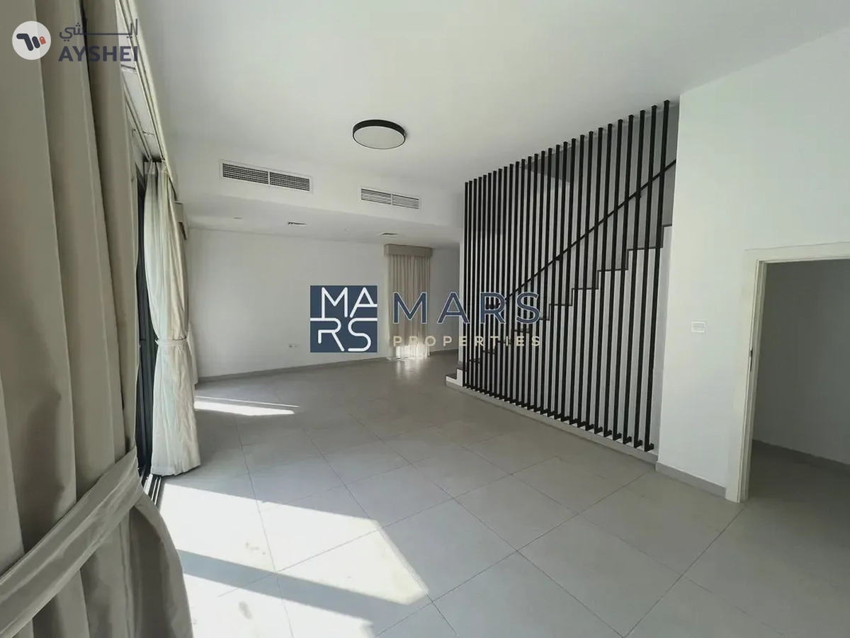 Corner Unit | Landscaped Garden | Ready To Move-2-2