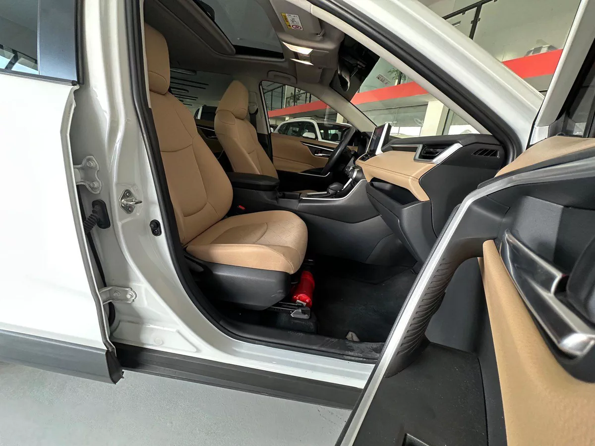 2024 Toyota RAV4 VX 2.5L V4 // EMI Starts from 2,190 AED-4-4