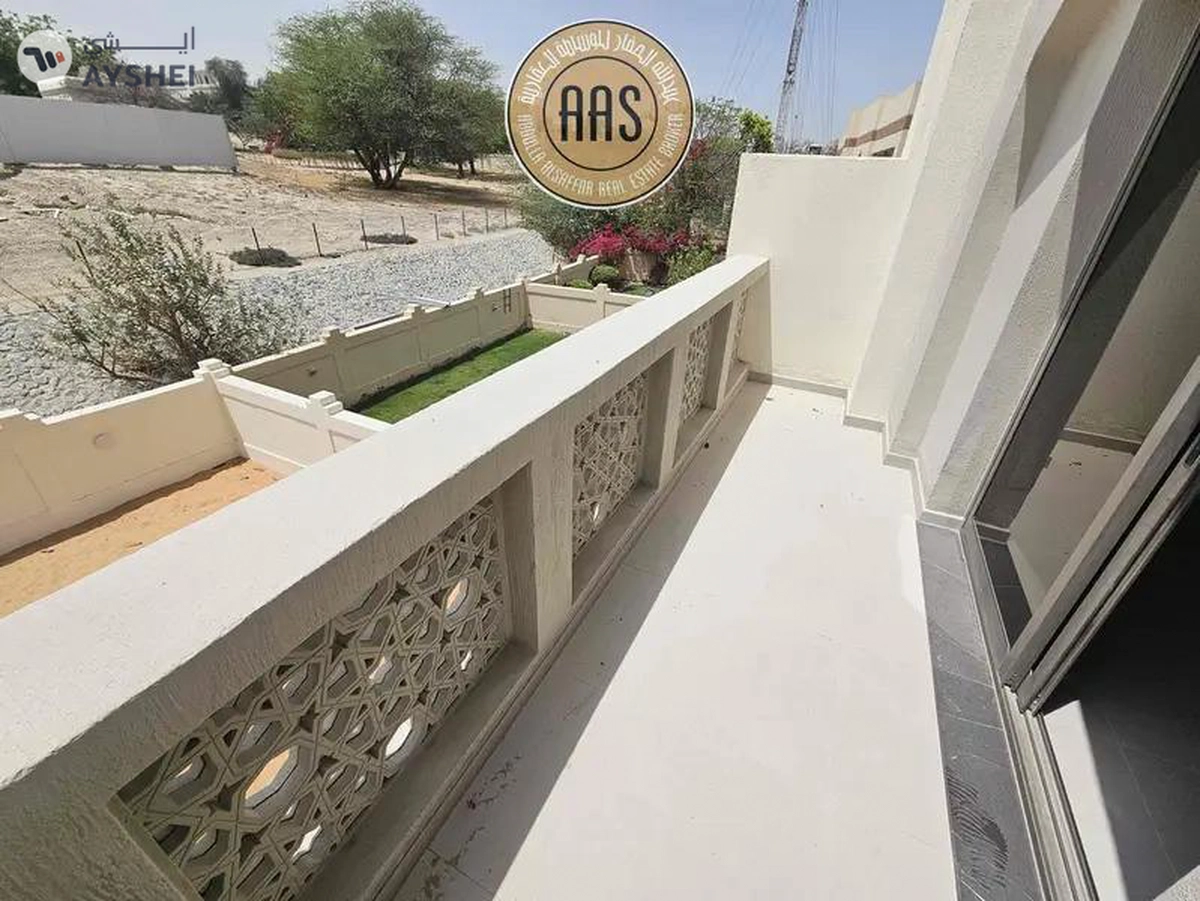 One month free Corner Villa ! Maids + Storage Room ! Luxurious ! Ready to Move ! Closed To Metro -18-18