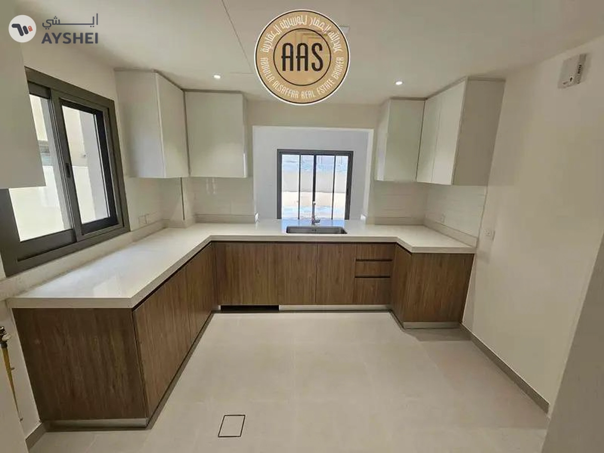 One month free Corner Villa ! Maids + Storage Room ! Luxurious ! Ready to Move ! Closed To Metro -23-23