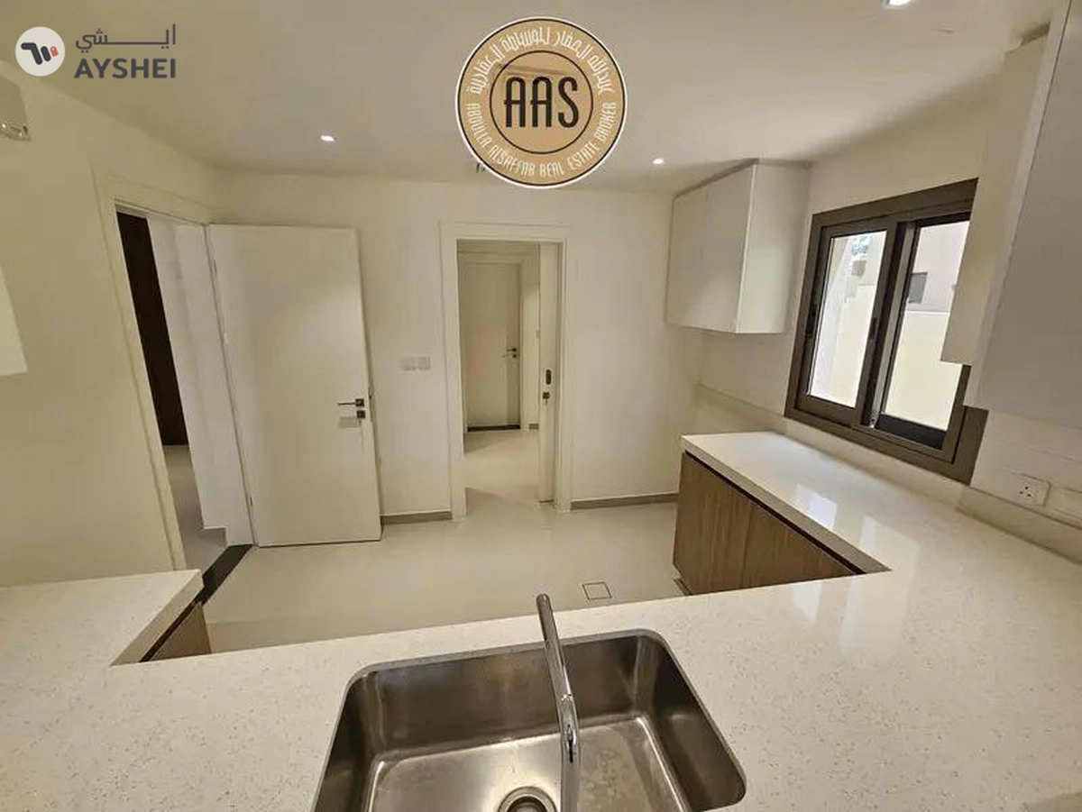 One month free Corner Villa ! Maids + Storage Room ! Luxurious ! Ready to Move ! Closed To Metro -24-24