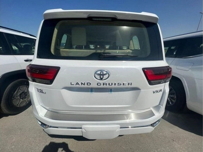 Toyota Land Cruiser VXR Toyota Land Cruiser VXR 3.5L  Twin turbo-2