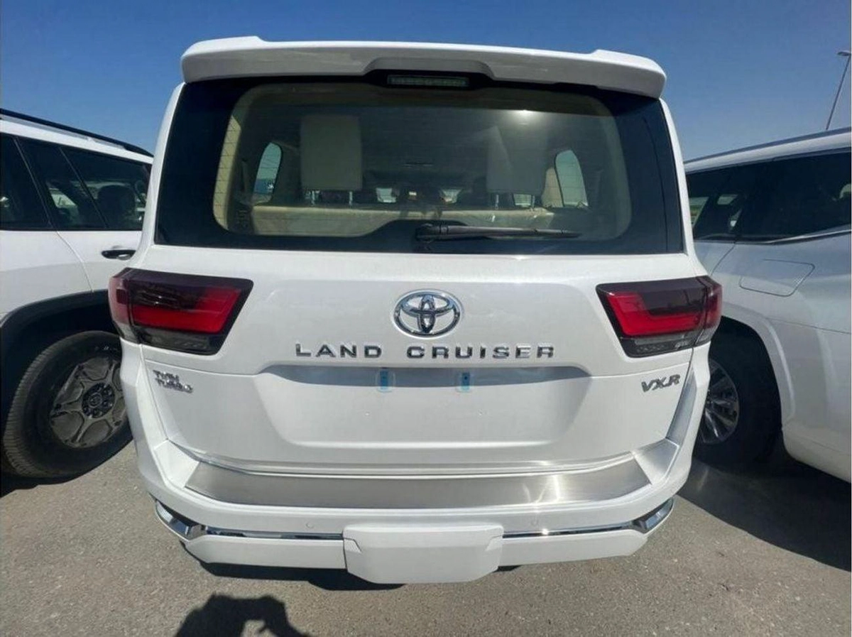 Toyota Land Cruiser VXR Toyota Land Cruiser VXR 3.5L  Twin turbo-2-0