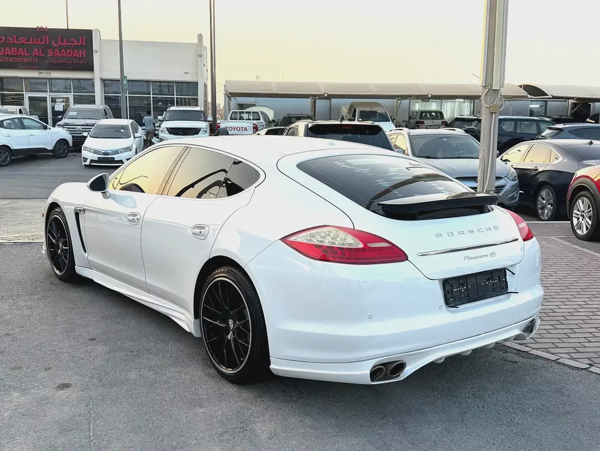 Porsche Panamera 4S 2012 American Specs-6-6