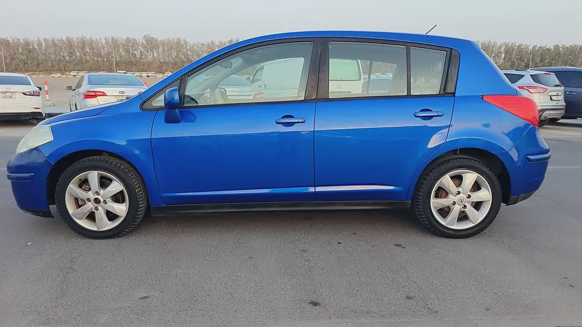 Nissan Tiida 2012 S GCC Specs-1-1