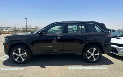 2023 Jeep Grand Cherokee – Premium Luxury SUV-5
