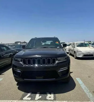 2023 Jeep Grand Cherokee – Premium Luxury SUV-1