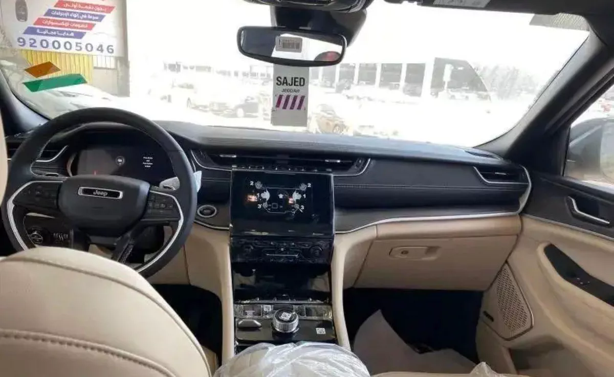 2023 Jeep Grand Cherokee – Premium Luxury SUV-6-6