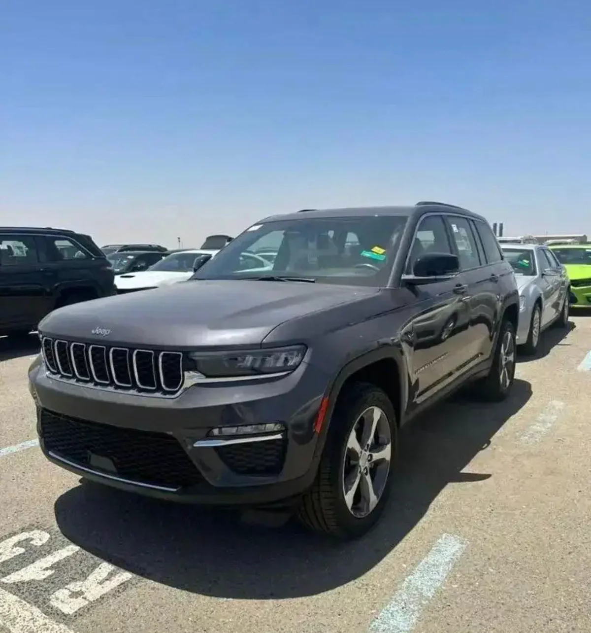 2023 Jeep Grand Cherokee – Premium Luxury SUV-3-3