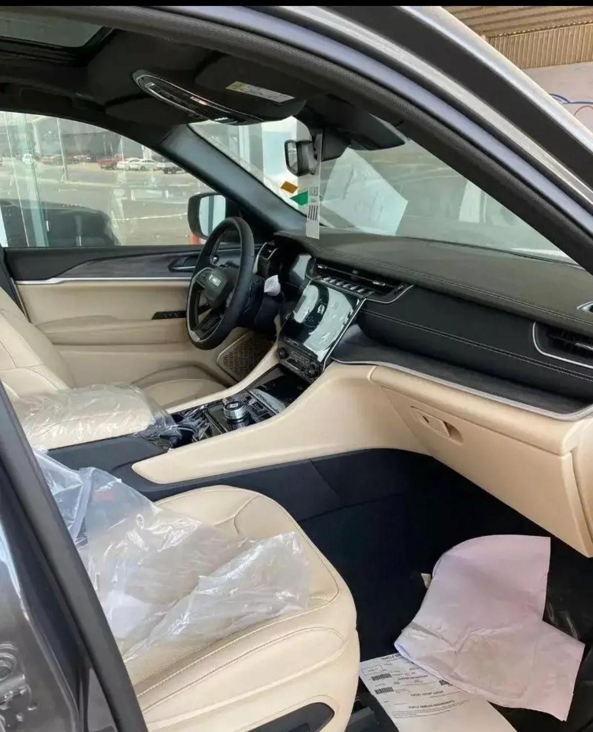 2023 Jeep Grand Cherokee – Premium Luxury SUV-2-2