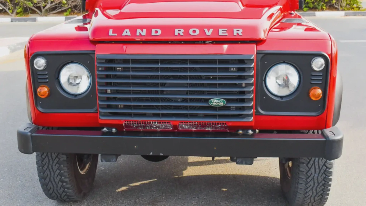 2016 Land Rover Defender 130 Soft Top (Red)-5-5