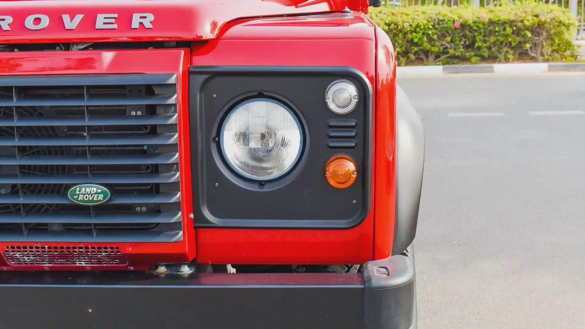 2016 Land Rover Defender 130 Soft Top (Red)-11-11