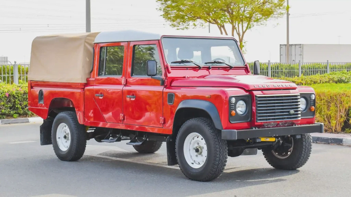 2016 Land Rover Defender 130 Soft Top (Red)
