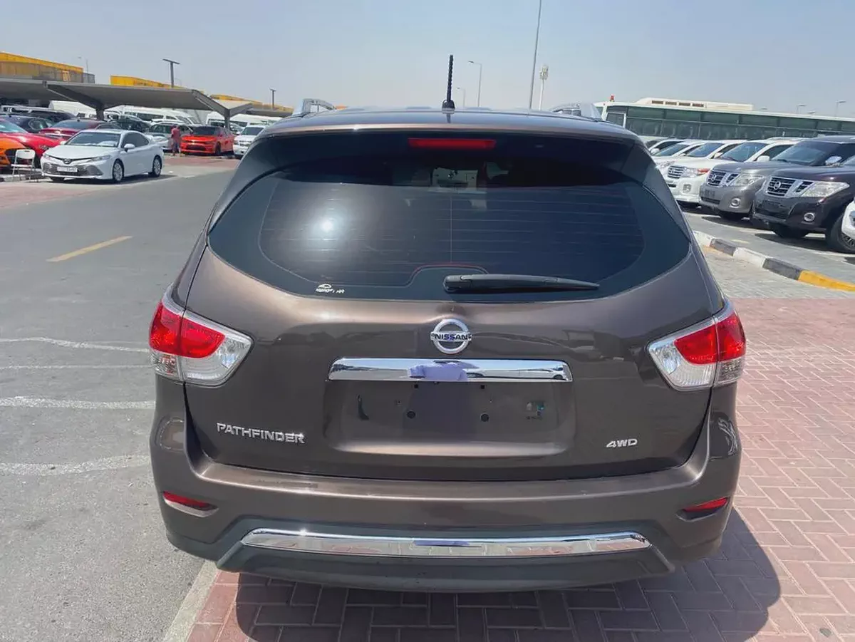 Nissan pathfinder 2016 brown color GCC calen car-4-4