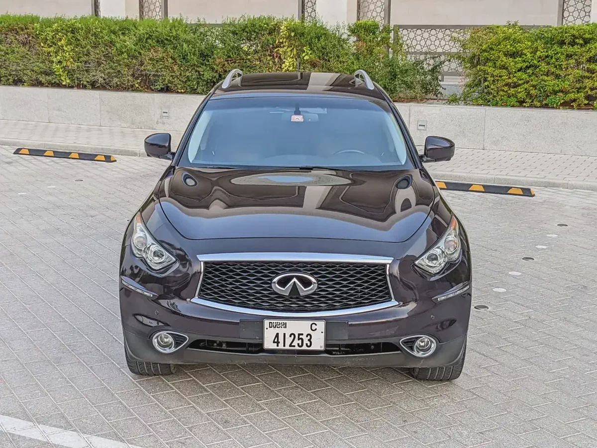 2017 Infiniti QX70 Gcc FullOption (Single Owner with Service History)-10-10