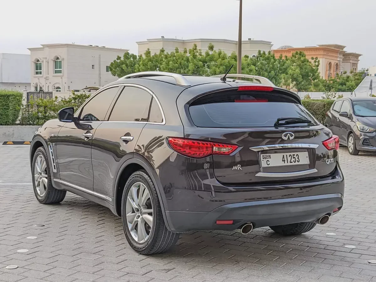 2017 Infiniti QX70 Gcc FullOption (Single Owner with Service History)-12-12