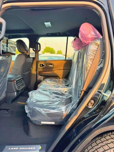 Toyota Land Cruiser GXR 3.3L DIESEL || LEATHER WITH PWR SEATS | RADAR | FR CAMER | BIG DVD | JBL SPEAKERS (CODE#LCDGXRH)-9