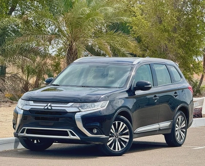 820-Monthly l GCC l 4WD , Cruise, Camera l Accident Free-1