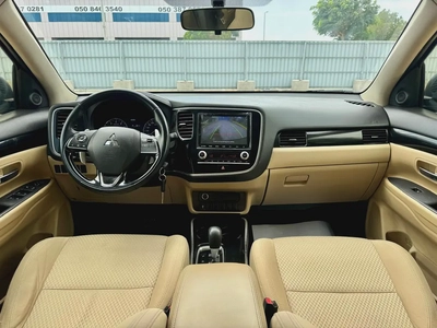 820-Monthly l GCC l 4WD , Cruise, Camera l Accident Free-6