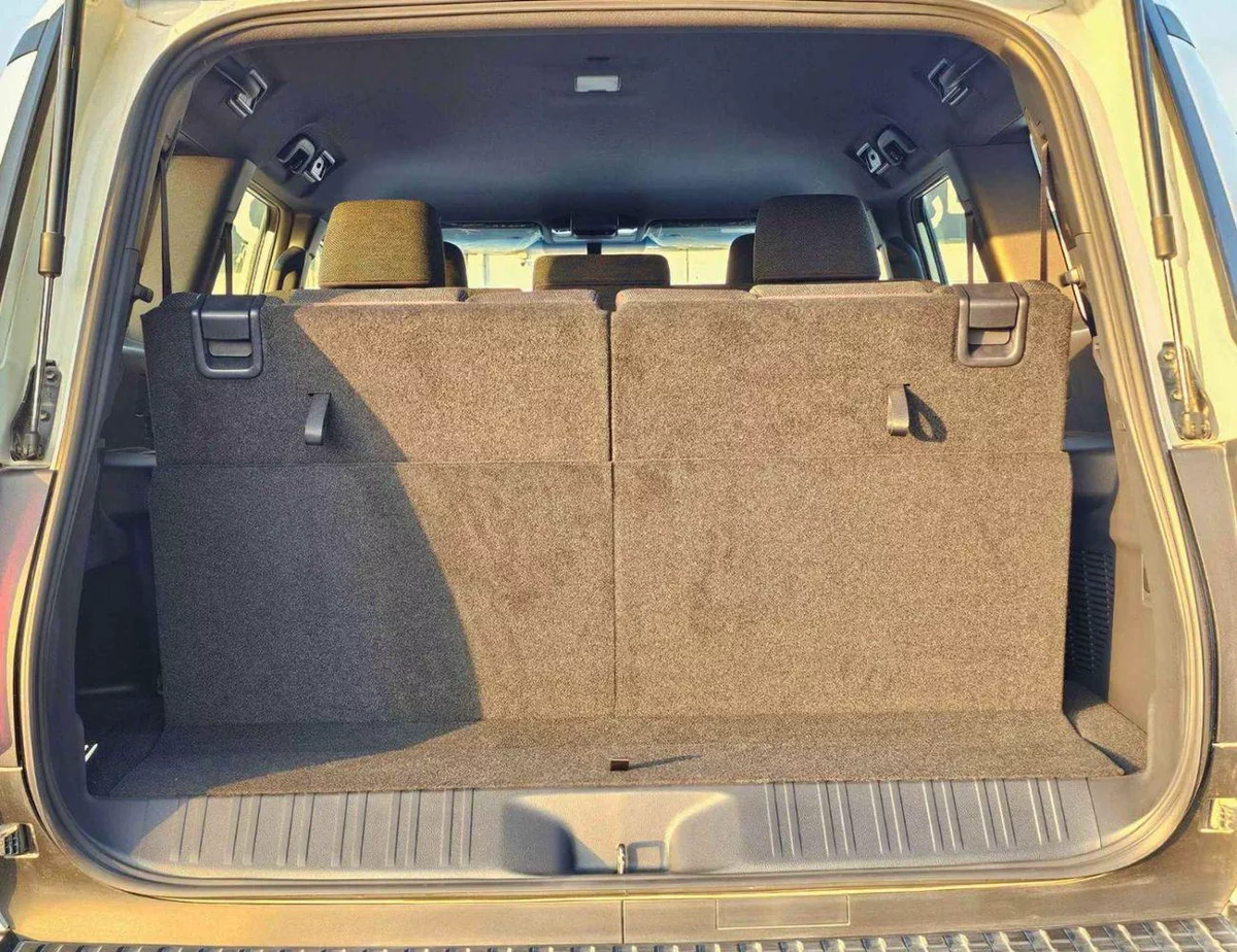 Toyota Prado TXR TOYOTA PRADO URBAN ROUND LIGHTS FABRIC SEATS SMALL DVD BASIC E OM PETROL AT 2.4L V4 4WD (CODE # P24U-5-0