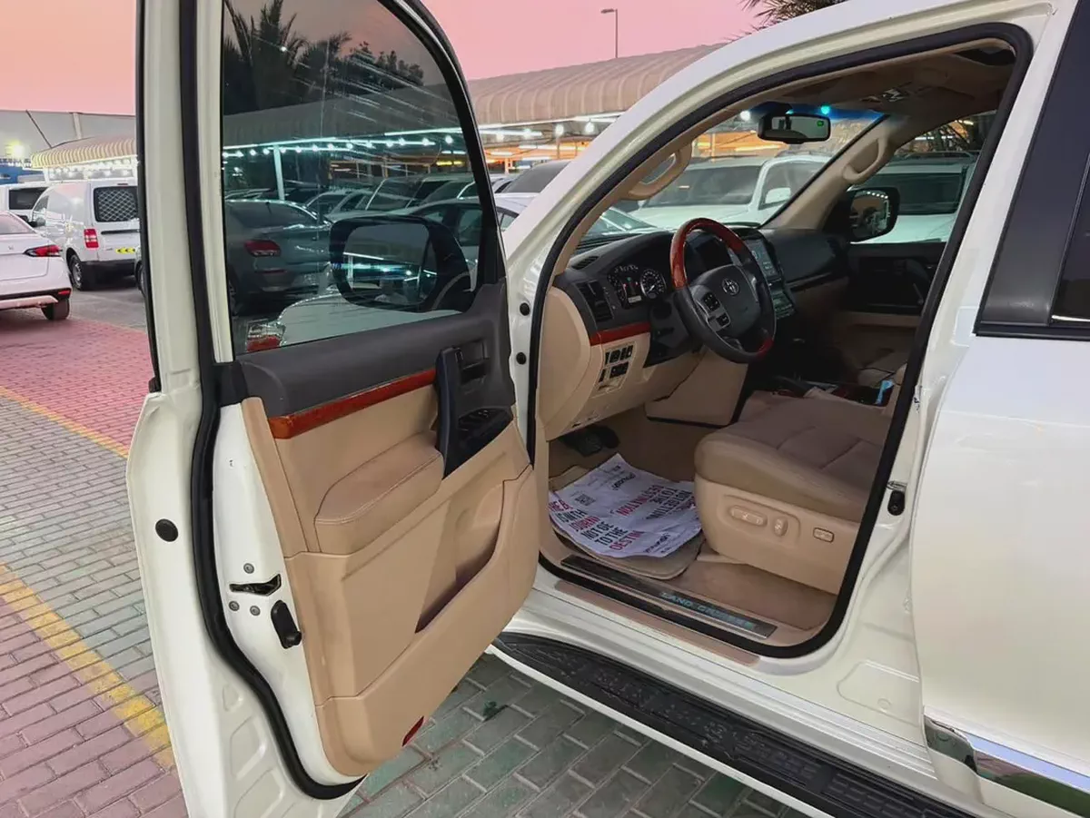 Toyota Land Cruiser GXR 2013 | GCC Specs | Well Maintained-6-6