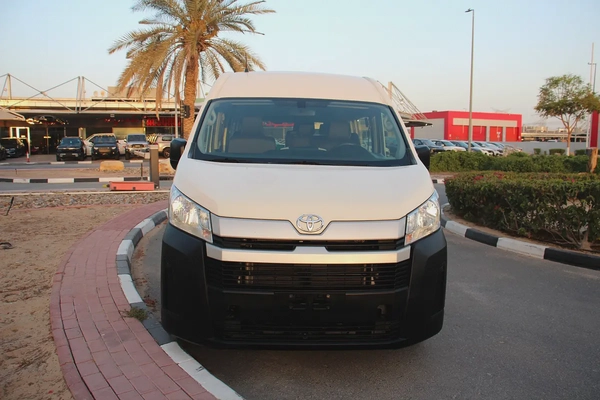 2023 Toyota Hiace 3.5L 13 seat! GCC! Perfect Condition!