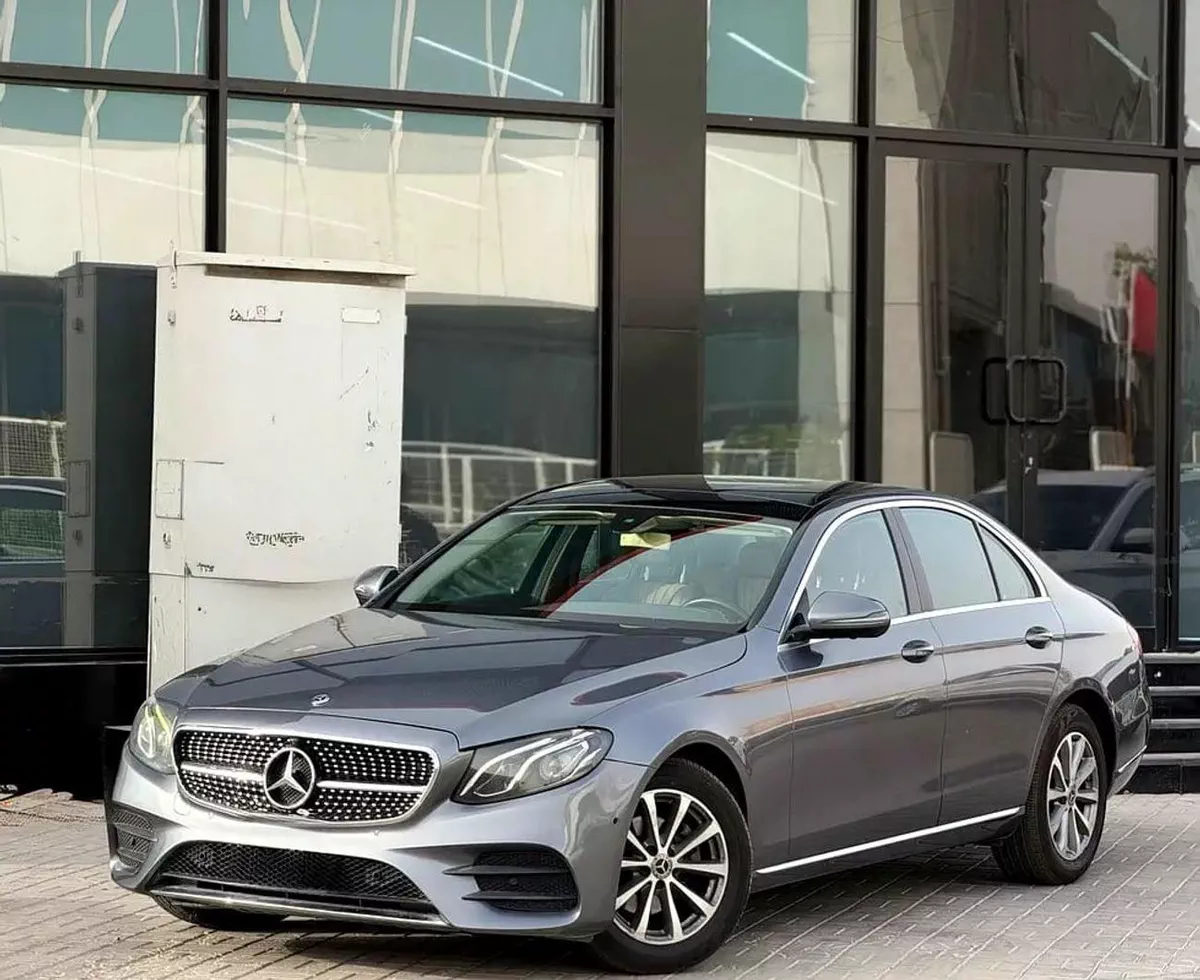 Mercedes Benz E200 STANDARD E 200 | GCC Specs | Pristine Condition