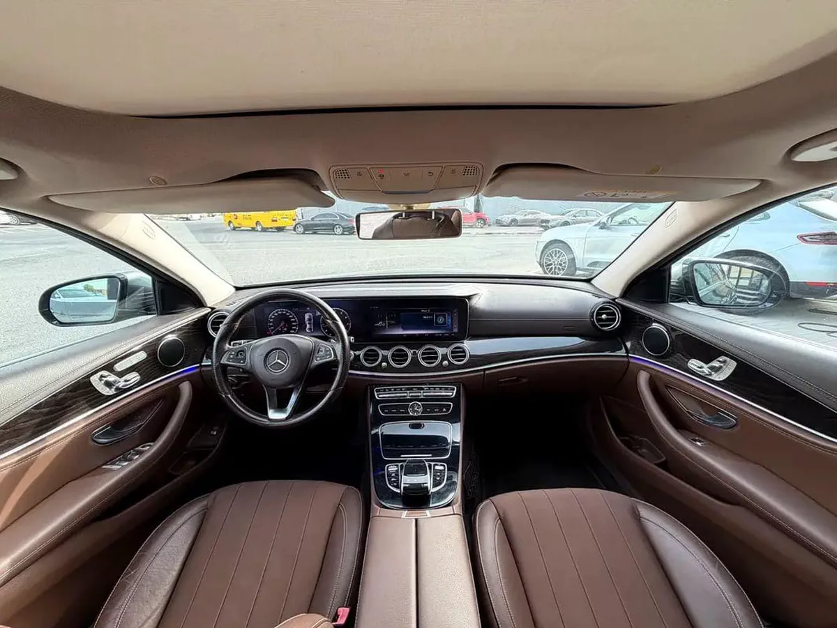 Mercedes Benz E200 STANDARD E 200 | GCC Specs | Pristine Condition-6-0