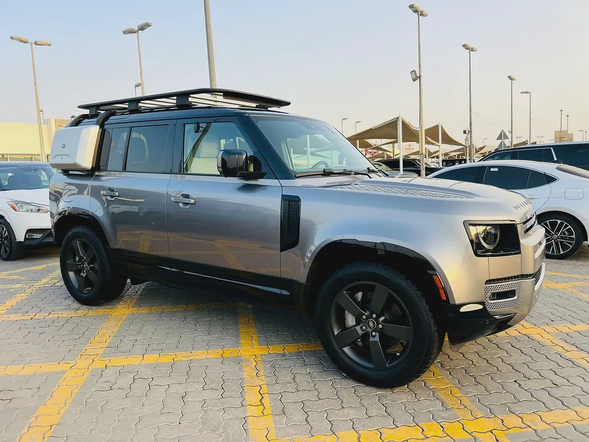 Land Rover Defender 110 SE-1-1