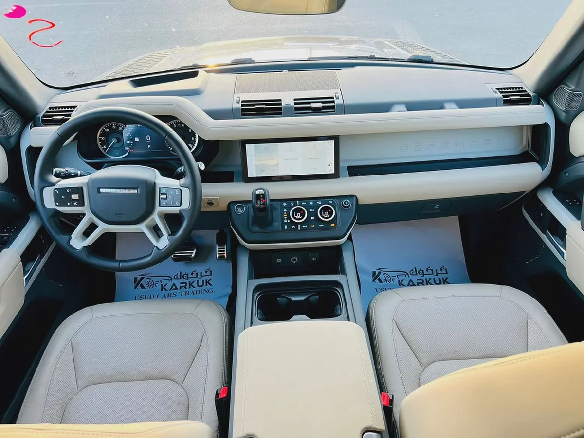 Land Rover Defender 110 SE-10-10