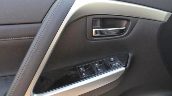 Mitsubishi Montero MITSUBISHI MONTERO 3.0L 4WD SPORT AT #00G58