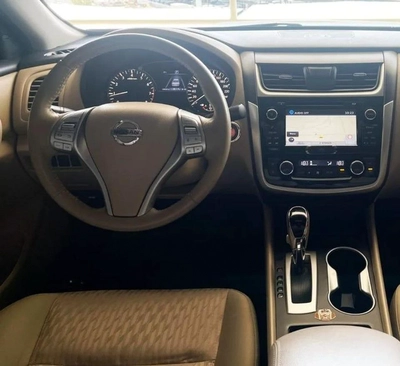 Nissan Altima 2.5 SL (Special Luxury) 4CYL-6